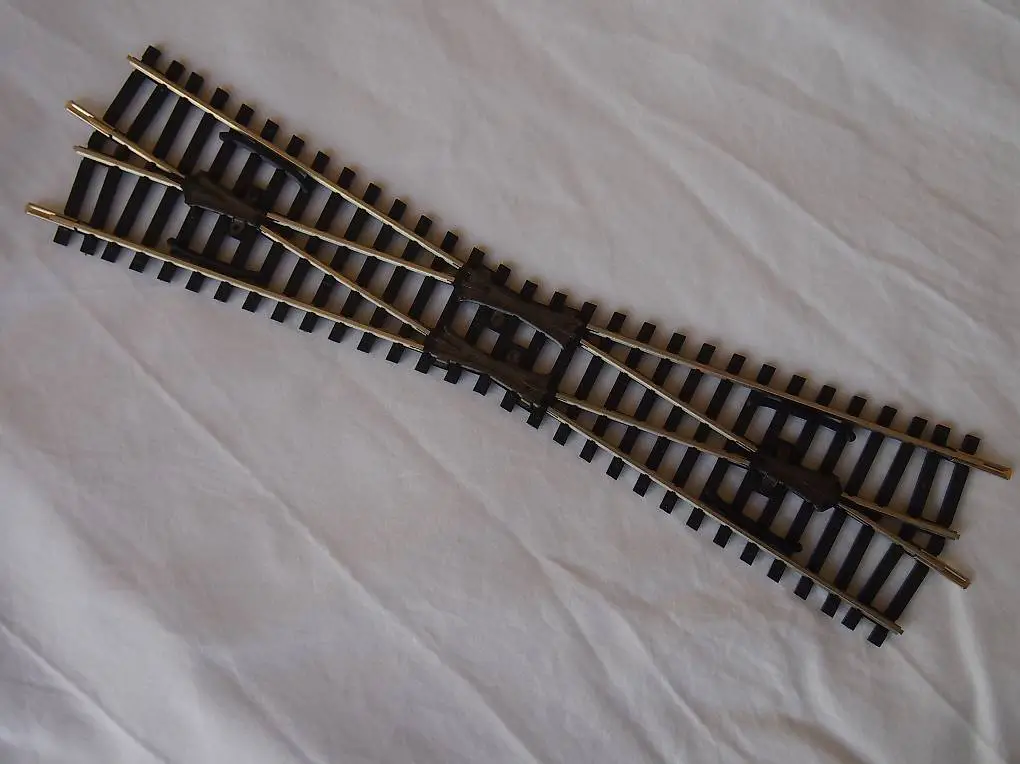 Roco 42270 Kreuzung; HO Gleichstrom