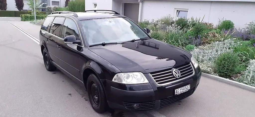 VW Passat 8-fach bereift zu verkaufen