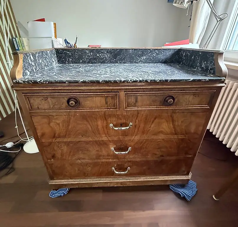 Kommode/Waschtisch zu verkaufen