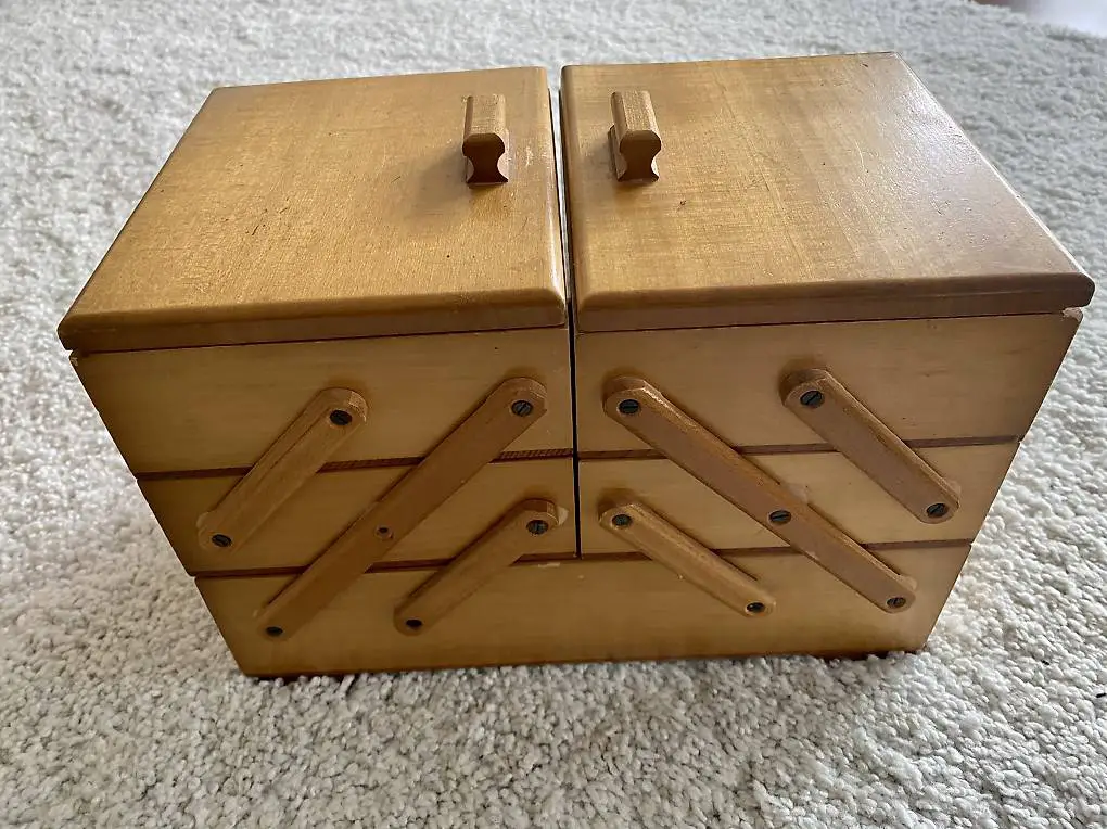 Nähkästchen aus Holz