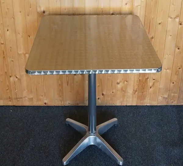Bistrotisch mit Zapfenschliff eckig L 70cm B 70 H 72cm