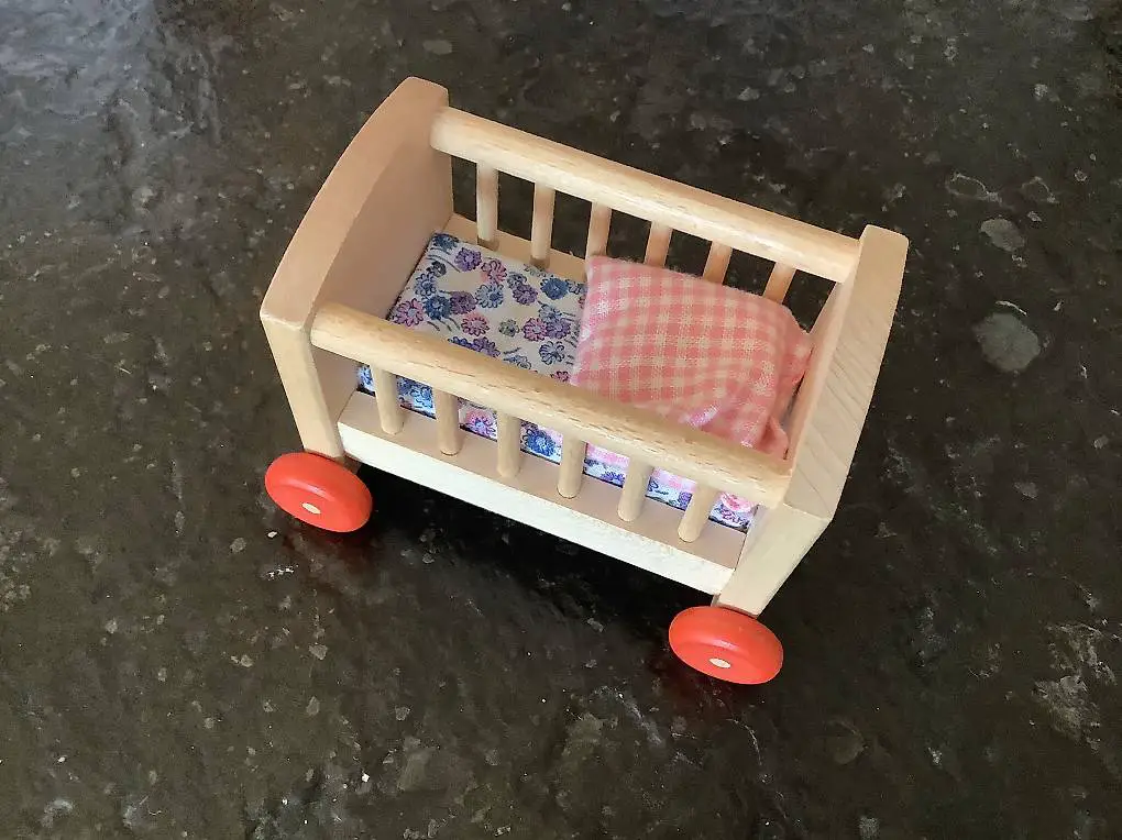 Puppenhaus Möbel, Babybett, Holz