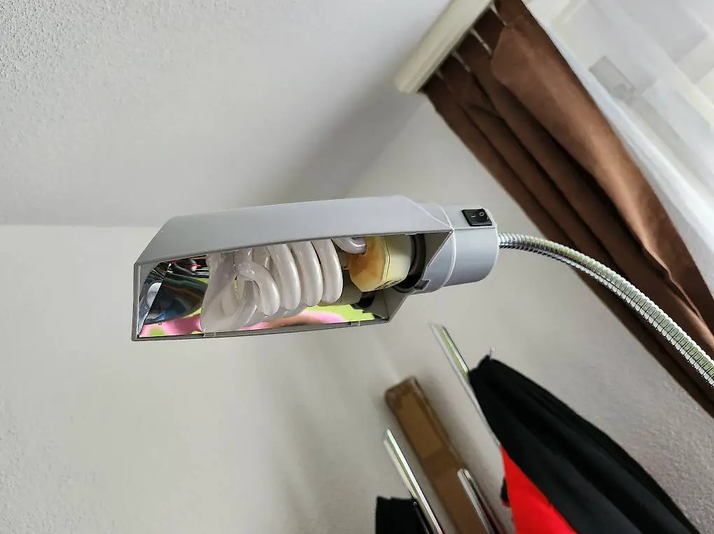 Vogelkäfig Beleuchtungsständer