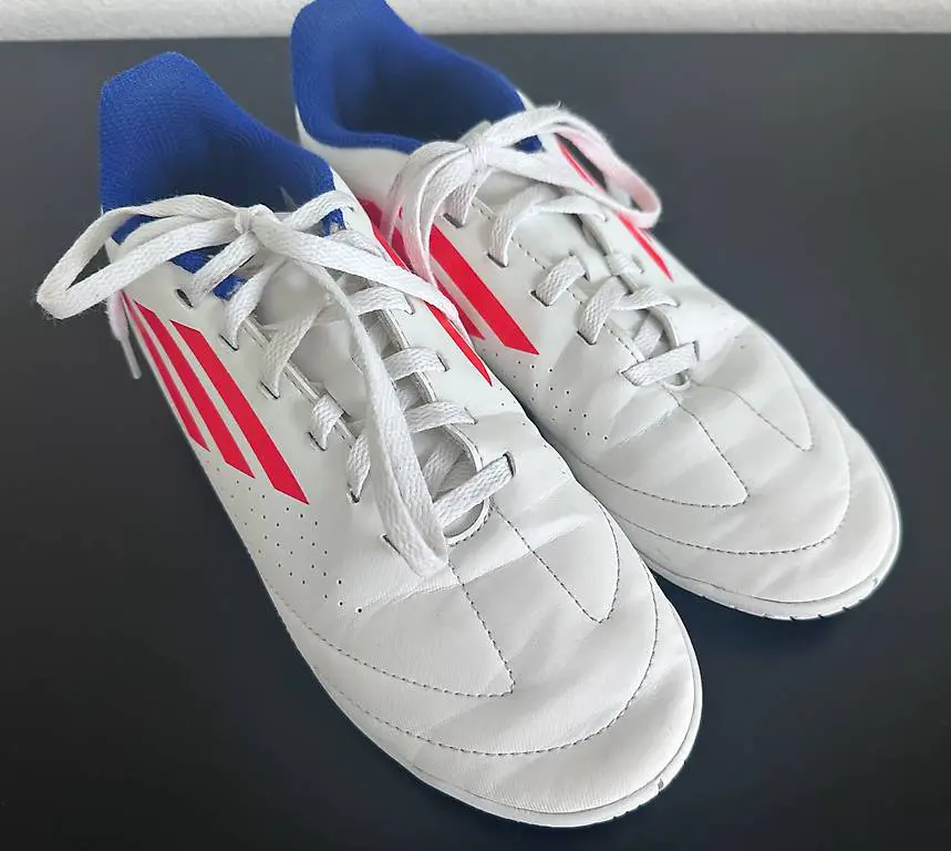 Hallen Turnschuhe Gr. 37.5 Adidas