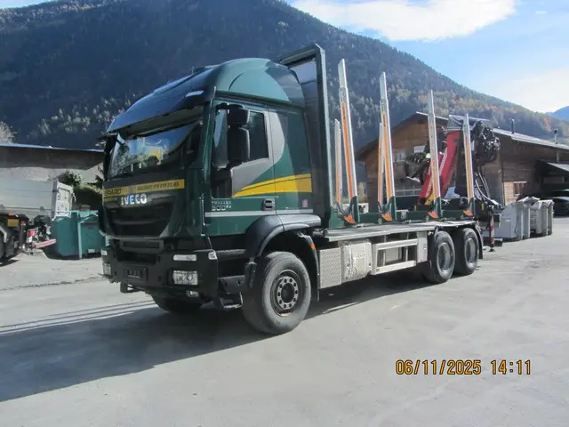 IVECO, 260 T 50 Trakker, Holztransport