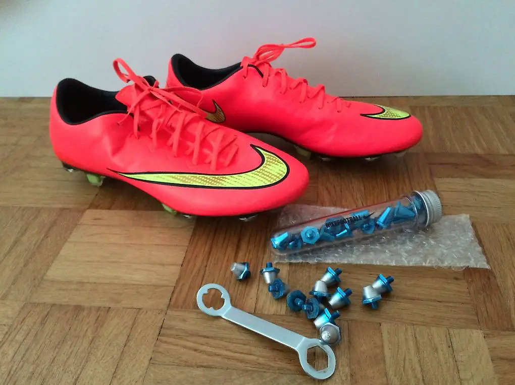 Nike Mercurial Vapor Gr. 40 orange Schraub-Stollen Fussball
