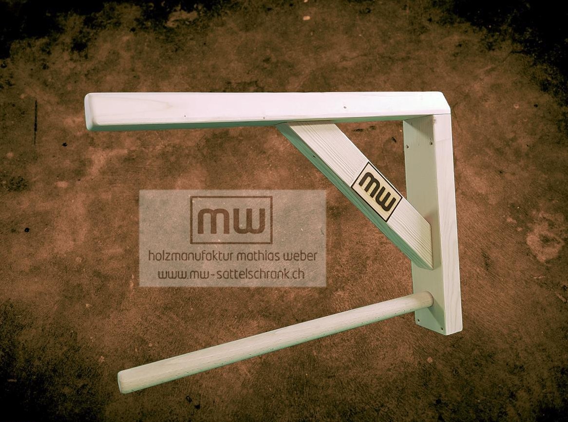 Sattelhalter "Western" aus Holz mit Pad- / Schabrakenhalter