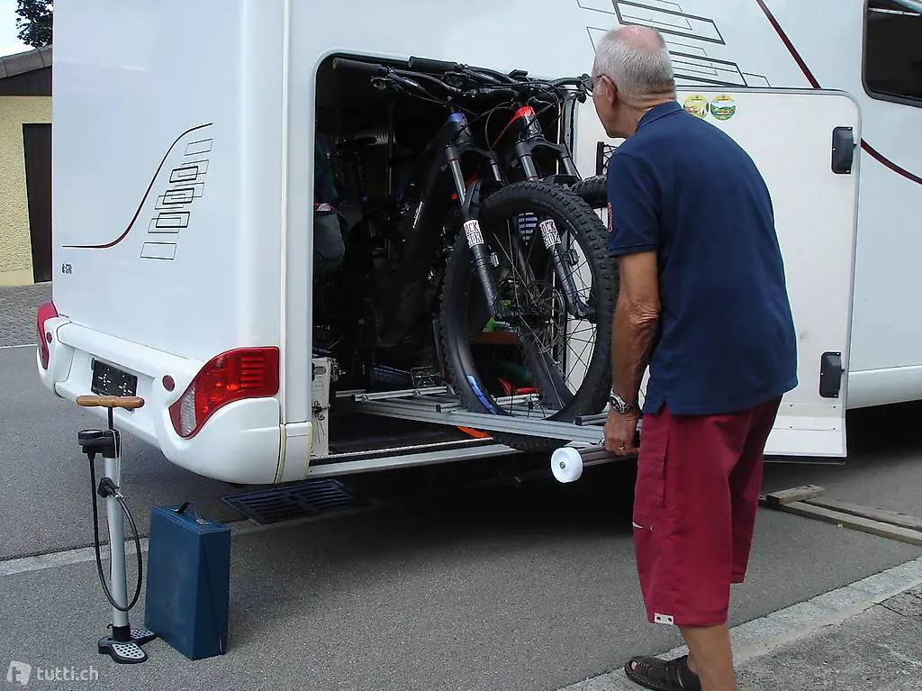 FAHRRAD TRANSPORT VORRICHTUNG FÜR DIE WOHNMOBIL GARAGE