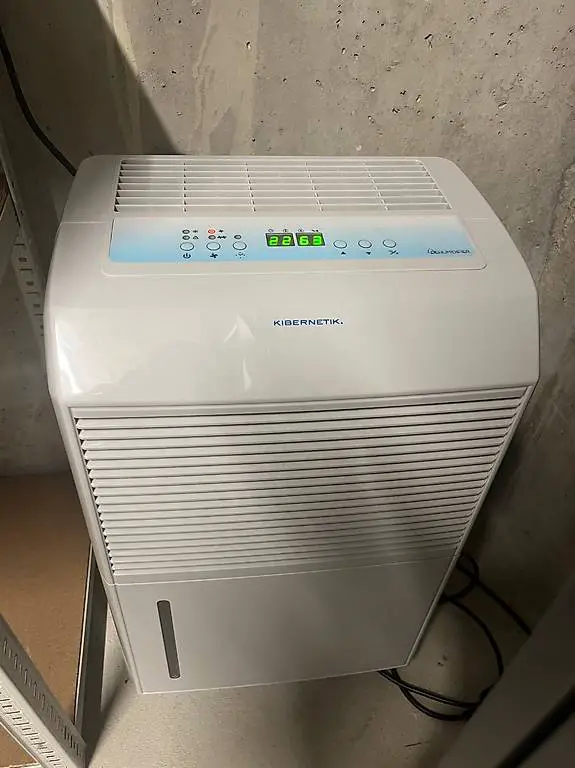 Kibernetik M50 Luftentfeuchter bis 50L / Tag Topzustand