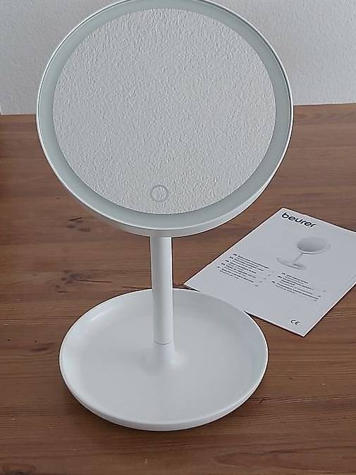 Kosmetikspiegel beleuchtet