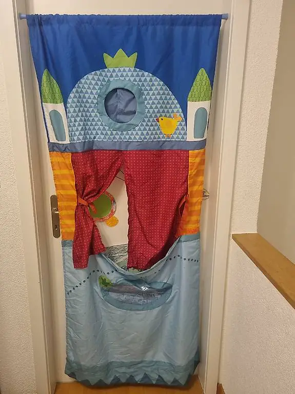 Kasperlitheater, Türtheater, Wandtheater inkl. Puppen