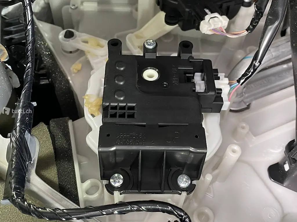  GA705KD49 Stellmotor Mazda 3 2018