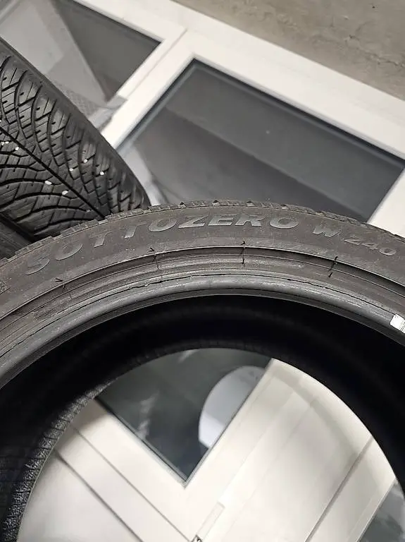 Pirelli 305 35 20 winterreifen top