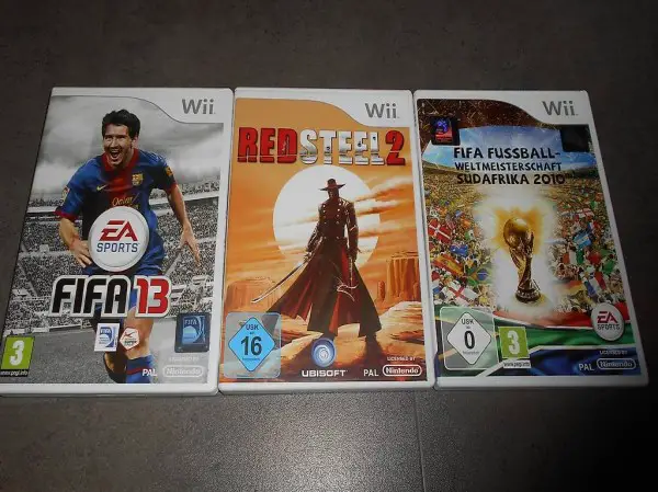  3 Nintendo Wii Spiele FIFA 13 + WM 2010 und Red Steel 2