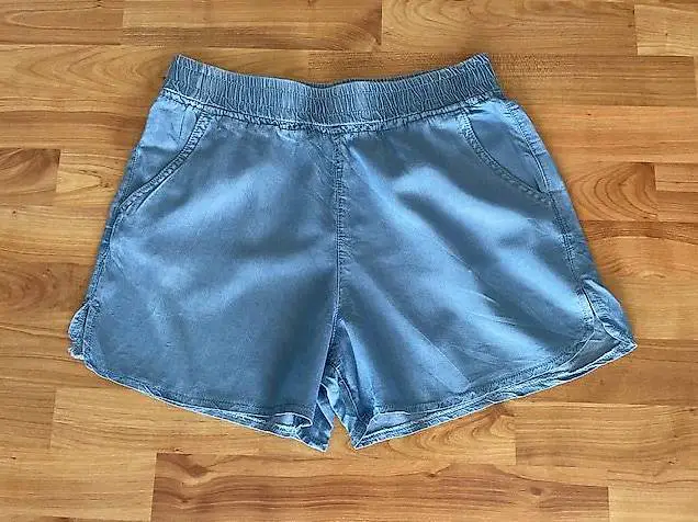 Diverse Damen Shorts, Grösse 36 ab 5.-