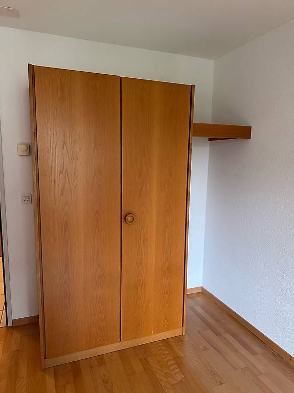 Garderobenschrank