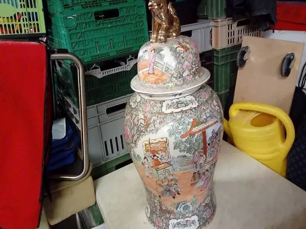 Eine Chinesische Vase Gefäss mit Deckel der Quing Dynasty