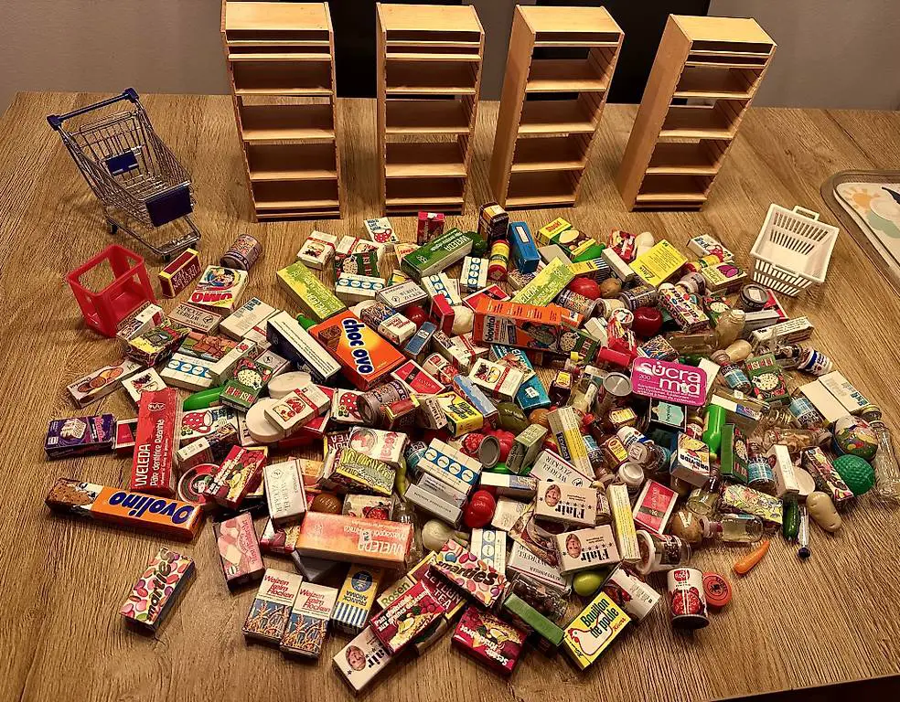 XXL-Verkäuferli-/Chrämerli Paket mit 240 Minis Regale/Korb