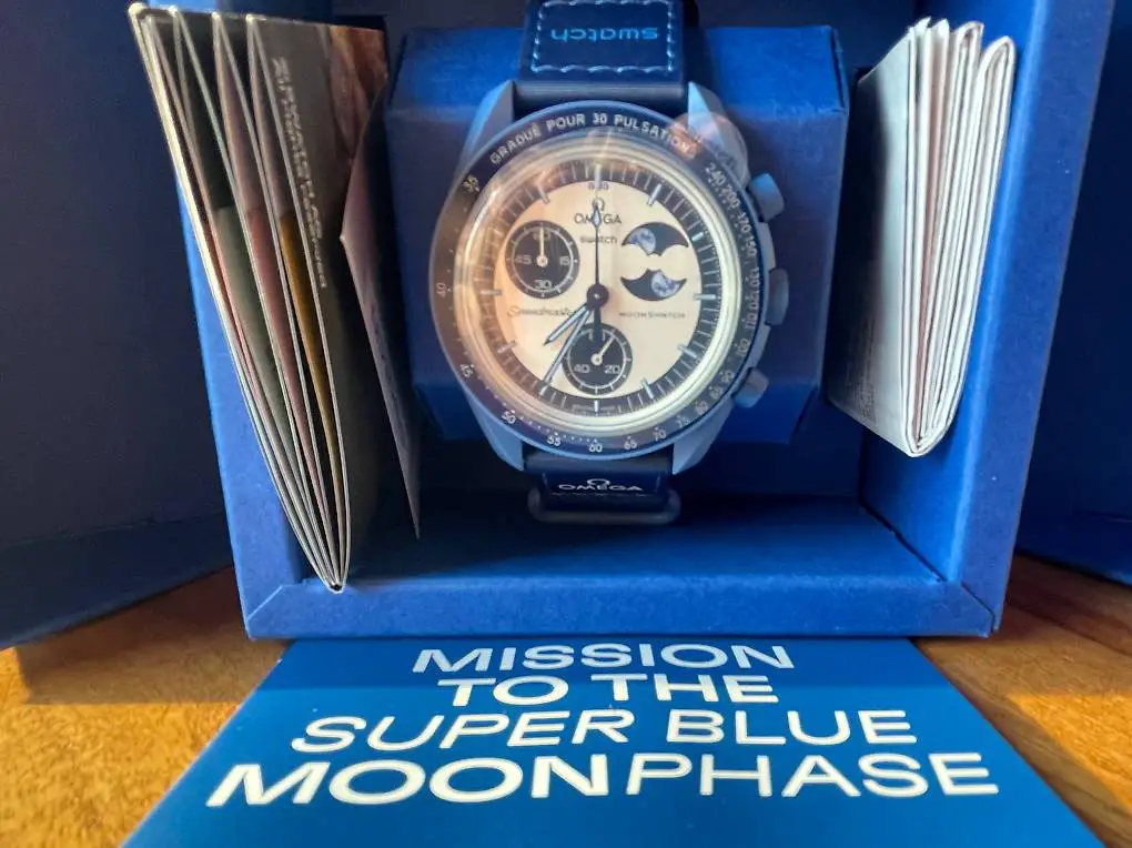 Swatch Omega Moonswatch mission to the Moonphase Super Blue