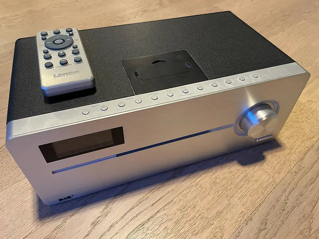 Lenco CD DAB+ Radio mit iPod/iPhone Docking