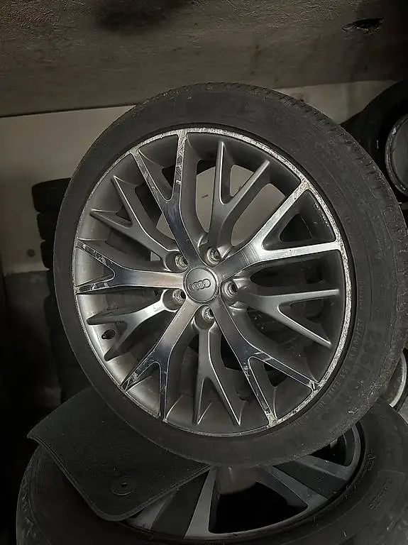 Audi Alufelgen komplett 18 zoll
