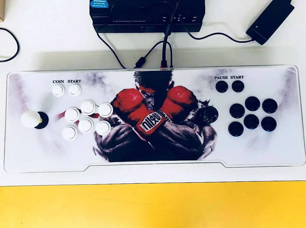 Arcade Retro Spielkonsole mit 2000 Games NEU