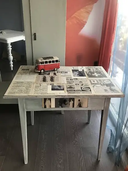 Antik Tisch Küchentisch Holz Zeitungen 1907+1940 shabby chic