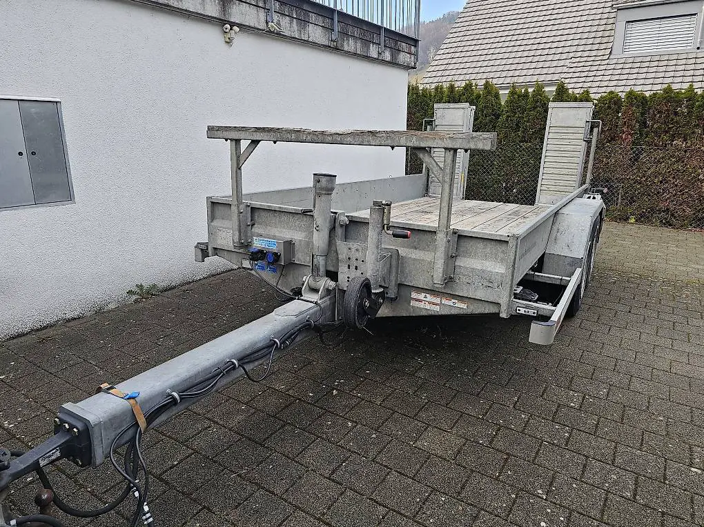 Humbaur Anhänger mit ABS, 11.3.25 Vorgeführt 4800KG Nutzlast