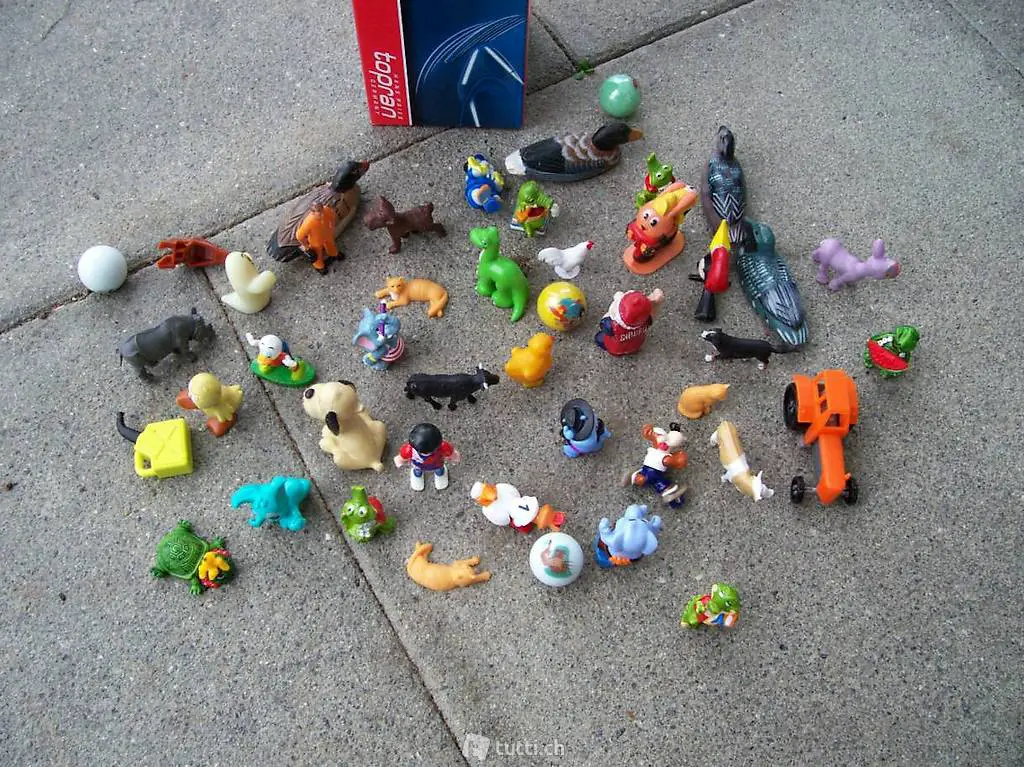 Über 100 Tier-, Spiel-, Lego-, Zwerg- und Wichtelfiguren
