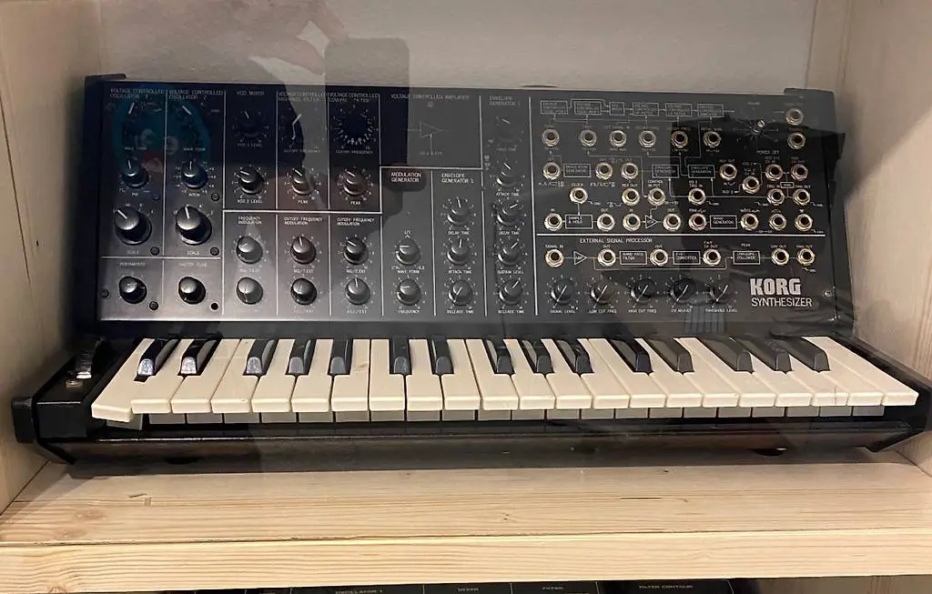 Korg MS-20 original synthetizer