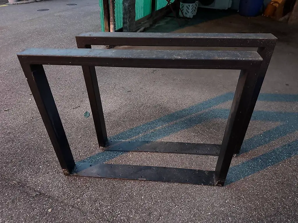 Tischbeine aus Metall