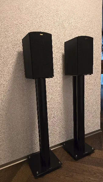 2 Klipsch R-15M Bookshelf Lautsprecher, inkl. Boxenständer