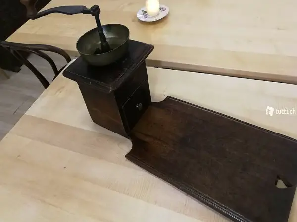  Grosse antike Kaffeemühle