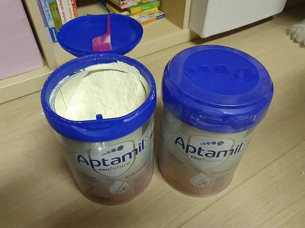 Diverse Babynahrung Aptamil etc.