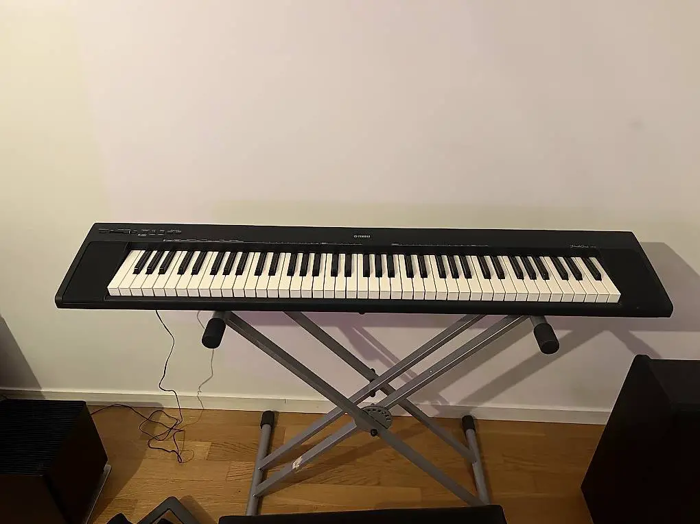 Yamaha NP-30 E-Piano inkl. Ständer, Stuhl und Pedal