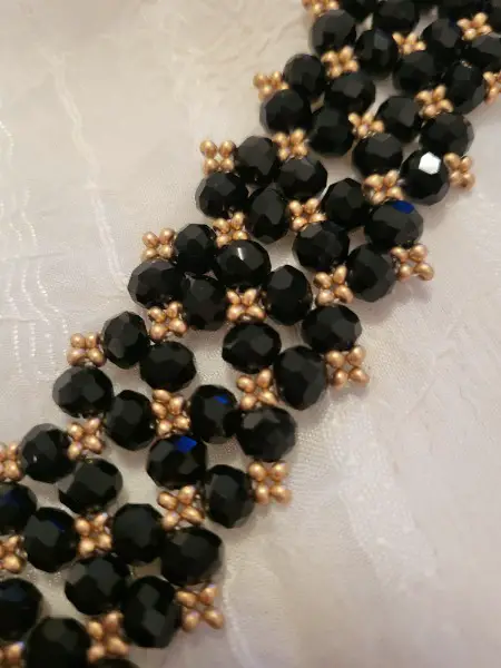 Handgemachte Armkette aus Glasperlen