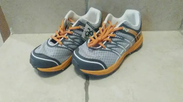 Chaussures no 33 neuves marque Merrell