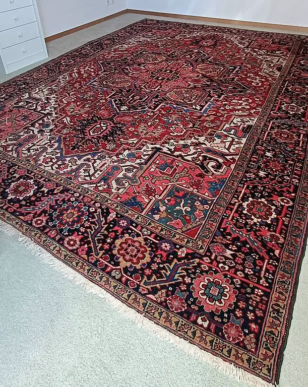 Schöner Wollteppich, 375 x 260 cm