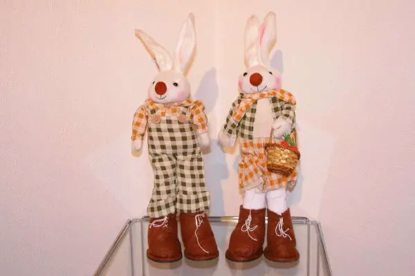 4 lustige Osterhasen 30 cm - 2 Pärchen