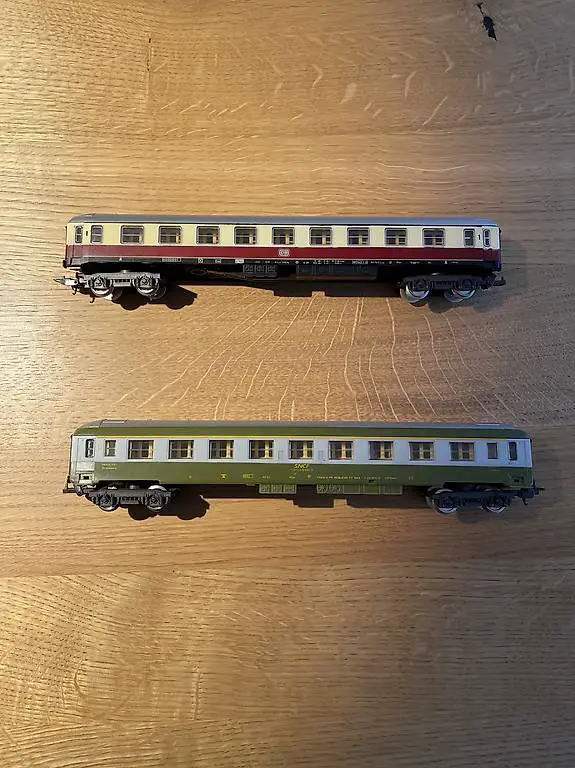 Lima Personenwagen H0