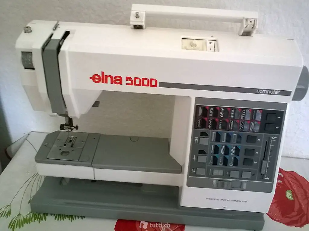 Nähmaschine Elna 5000.computer.keine fus pedal und zubehöre