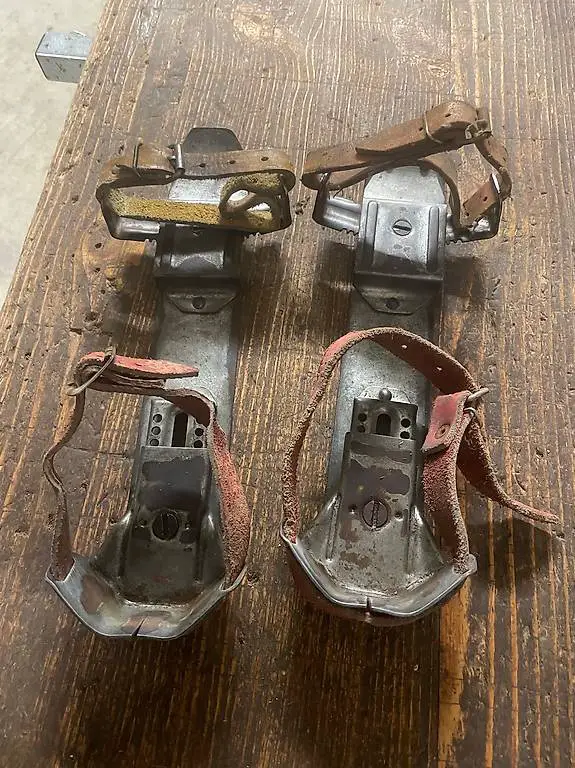 Ski, antike Schuhski, verstellbar