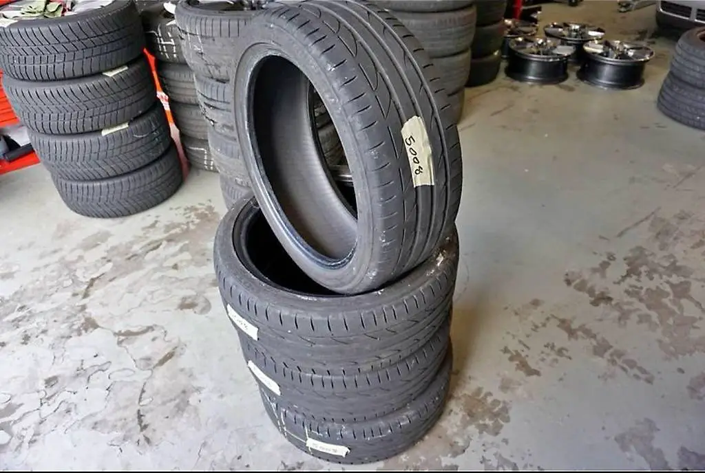 Sommerreifen Bridgestone 225/40/18