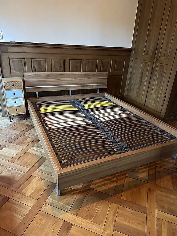 Holzbett inkl Lattenrost