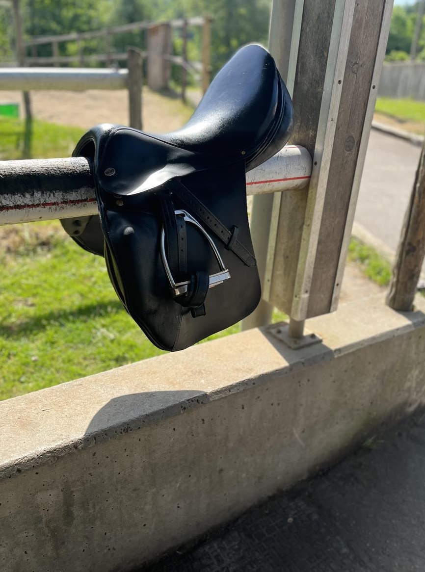Dressursattel Sattel, 17 Zoll, Top Zustand