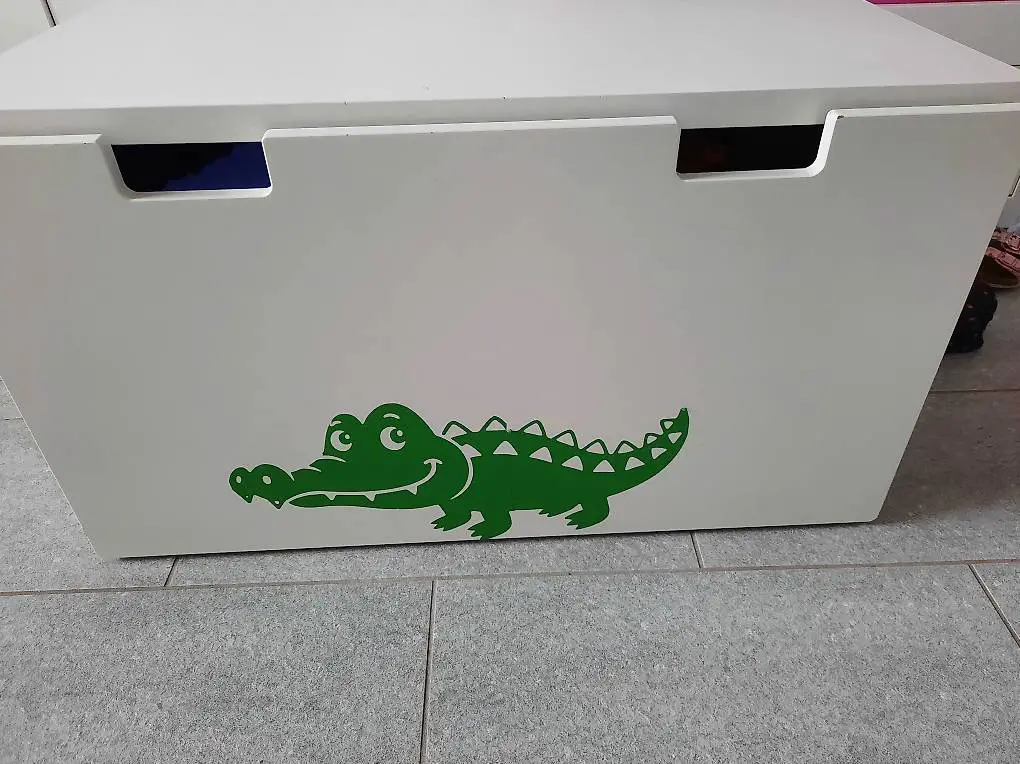 Bank mit Kasten von Ikea