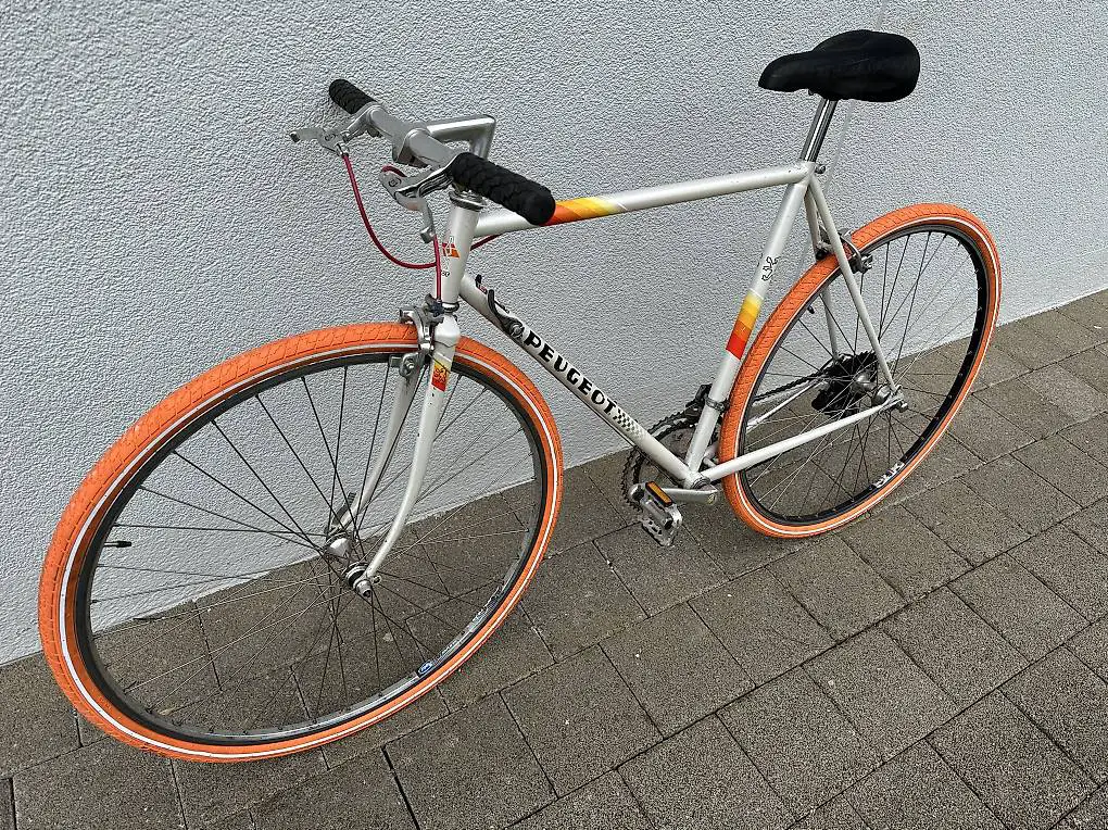 28 Zoll PEUGEOT Velo neue Reifen