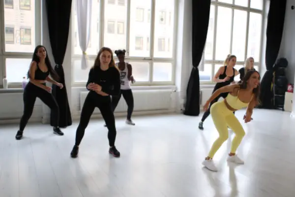 Afrobeats Afro Dance Fitness Stunden in Zürich