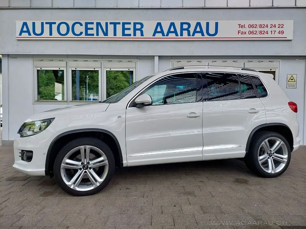 VW Tiguan 2.0 TSI R- Line 4Motion DSG / Video: https: //youtu.b