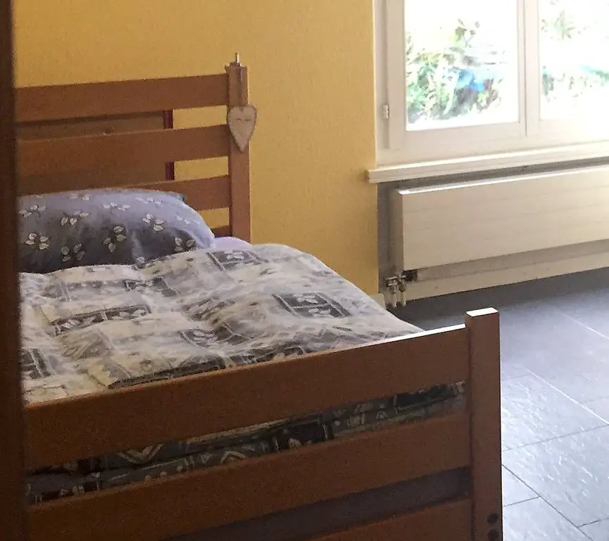 Einzelbett Holz inkl Matraze